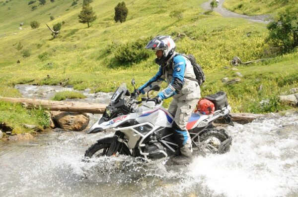 Pyreneeen-allroad-experience-600x398